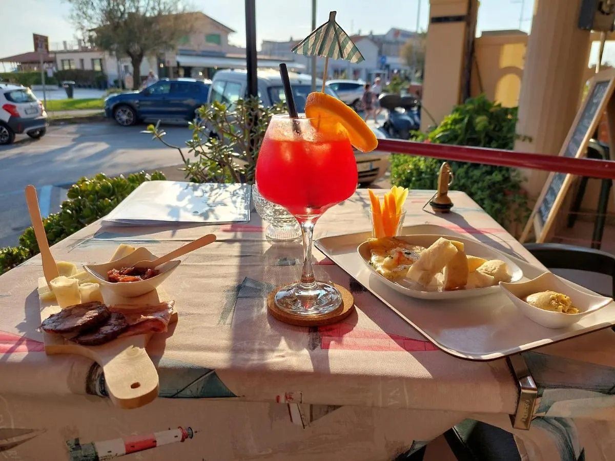 Hotel La Vela Lido di Camaiore